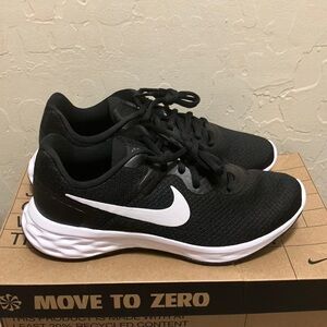 NWT Nike Revolution 6 Next Nature Sustainable Running Shoes- women’s sz 6